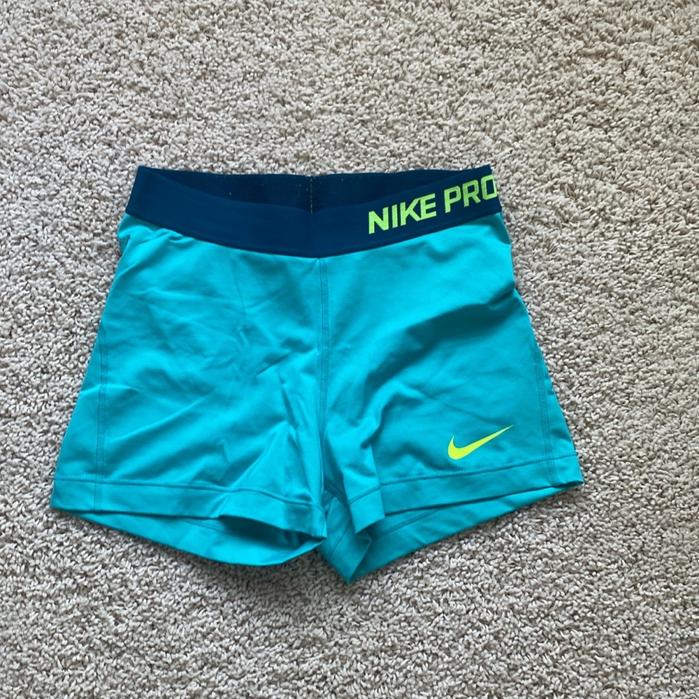 Mike Medium spandex shorts